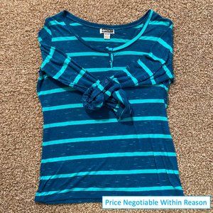 🌲2x HP🌲 Roxy Blue and Turquoise Striped Long Sleeved T-Shirt